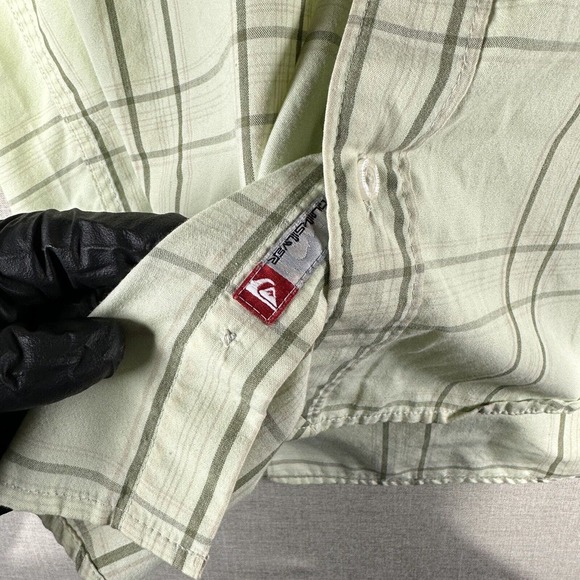 Quiksilver Men’s Shirt Small Button Up Green Short Sleeve Plaid Party - Picture 9 of 13